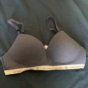 VS Navy T-shirt Bra